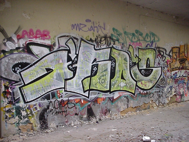 200437